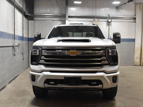 Used 2024 Chevrolet Silverado 3500 High Country w/ High Country Premium Package AWD/4WD image 27