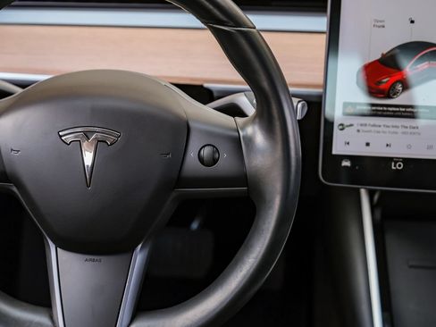 Used 2018 Tesla Model 3 Long Range RWD image 19