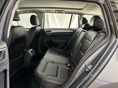 Used 2016 Volkswagen Golf Limited Edition image 13