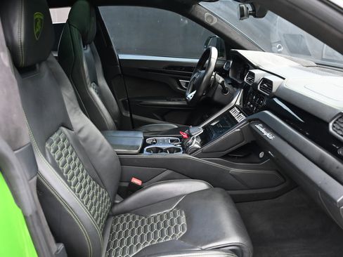 Used 2021 Lamborghini Urus image 18