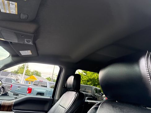 Used 2018 Ford F150 Lariat w/ Equipment Group 502A Luxury AWD/4WD image 28