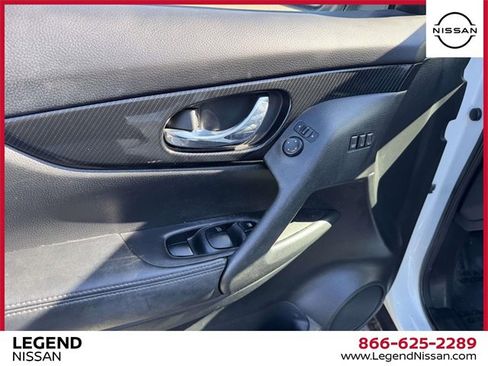 Used 2020 Nissan Rogue SL w/ Premium Package image 14