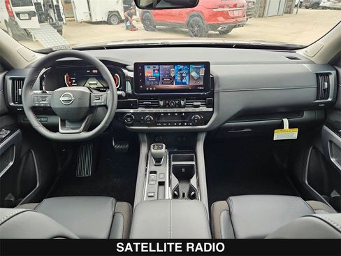 New 2026 Nissan Pathfinder SL image 21