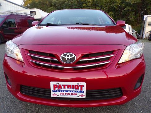Used 2013 Toyota Corolla LE FWD image 2