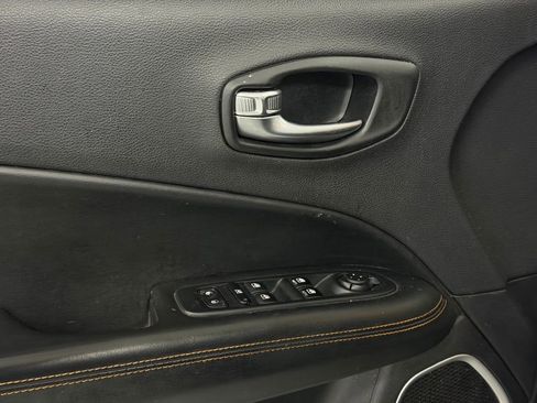 Used 2018 Jeep Compass Limited w/ Navigation Group image 12