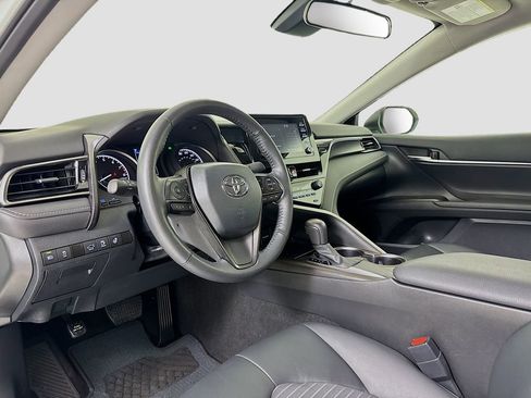 Used 2024 Toyota Camry SE FWD image 9