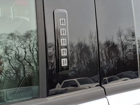 Used 2024 Ford F150 Lightning Lariat image 6