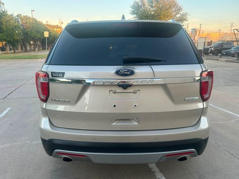 Used 2017 Ford Explorer Limited w/ Equipment Group 301A FWD image 15
