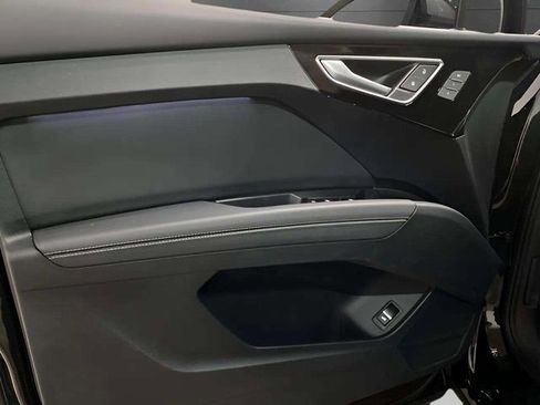 Used 2024 Audi Q4 e-tron Premium w/ Convenience Package image 31