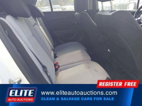 Used 2020 Chevrolet Trax LS w/ Tint and Cruise Package FWD image 16