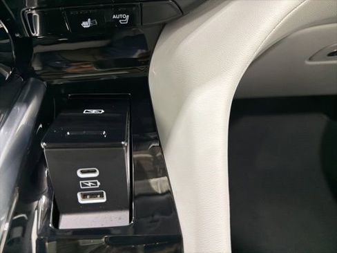 Certified 2023 Acura MDX SH-AWD w/ Technology Package image 42