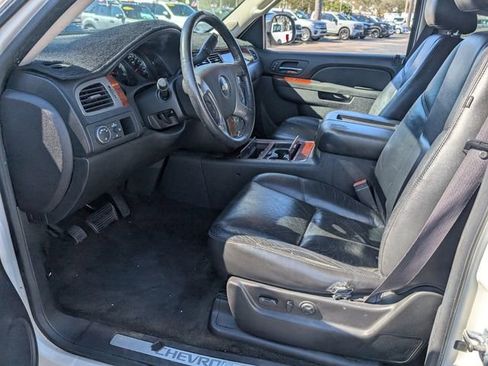 Used 2012 Chevrolet Avalanche LTZ image 8