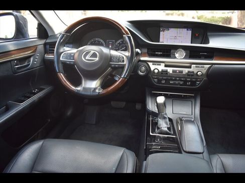 Used 2016 Lexus ES 350 w/ Navigation System Package FWD image 30