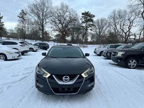 Used 2017 Nissan Maxima Platinum image 2