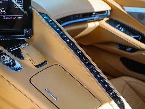 Used 2022 Chevrolet Corvette Stingray Premium Conv w/ Z51 Performance Package image 15