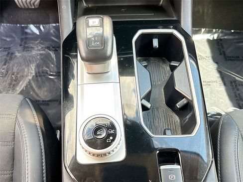 Used 2025 Mitsubishi Outlander SE FWD image 17