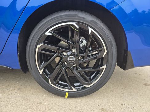 New 2026 Nissan Sentra SR w/ SR Premium Package FWD image 9