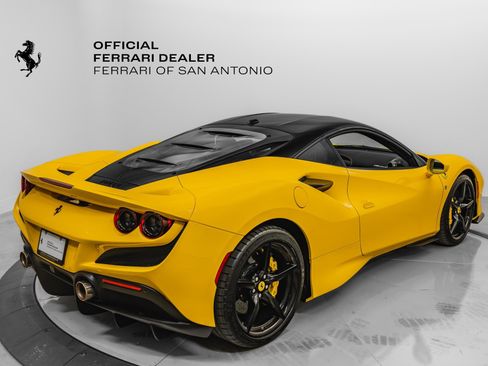 Used 2021 Ferrari F8 Tributo image 10