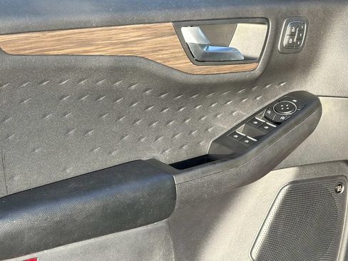 Certified 2020 Ford Escape Titanium FWD image 11