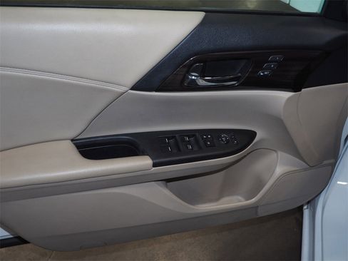 Used 2016 Honda Accord EX-L image 7