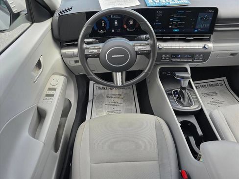 Used 2025 Hyundai Kona SEL AWD/4WD image 3