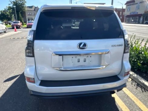 Used 2023 Lexus GX 460 Luxury w/ Sport Design Package AWD/4WD image 10