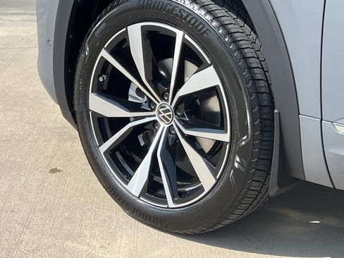 New 2026 Volkswagen Atlas Cross Sport SEL Premium R-Line AWD/4WD image 6