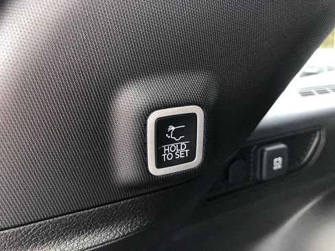 New 2025 Jeep Grand Cherokee Limited w/ Luxury Tech Group II image 10