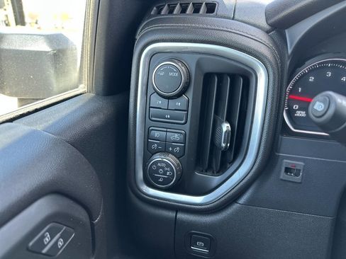 Used 2020 Chevrolet Silverado 2500 LT w/ Convenience Package image 18