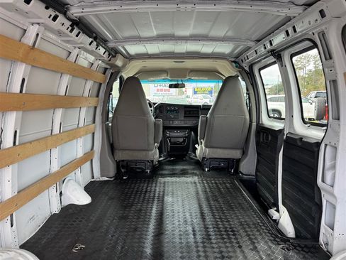Used 2022 Chevrolet Express 2500 w/ Driver Convenience Package image 19