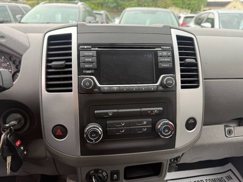 Used 2018 Nissan Frontier SV AWD/4WD image 21