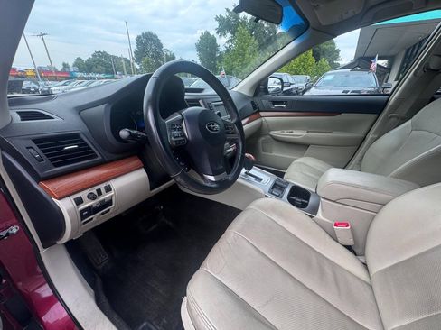 Used 2013 Subaru Outback 2.5i Limited AWD/4WD image 7