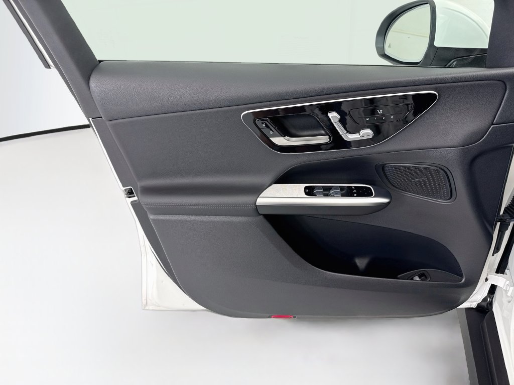Certified 2026 Mercedes-Benz GLC 300 image 22