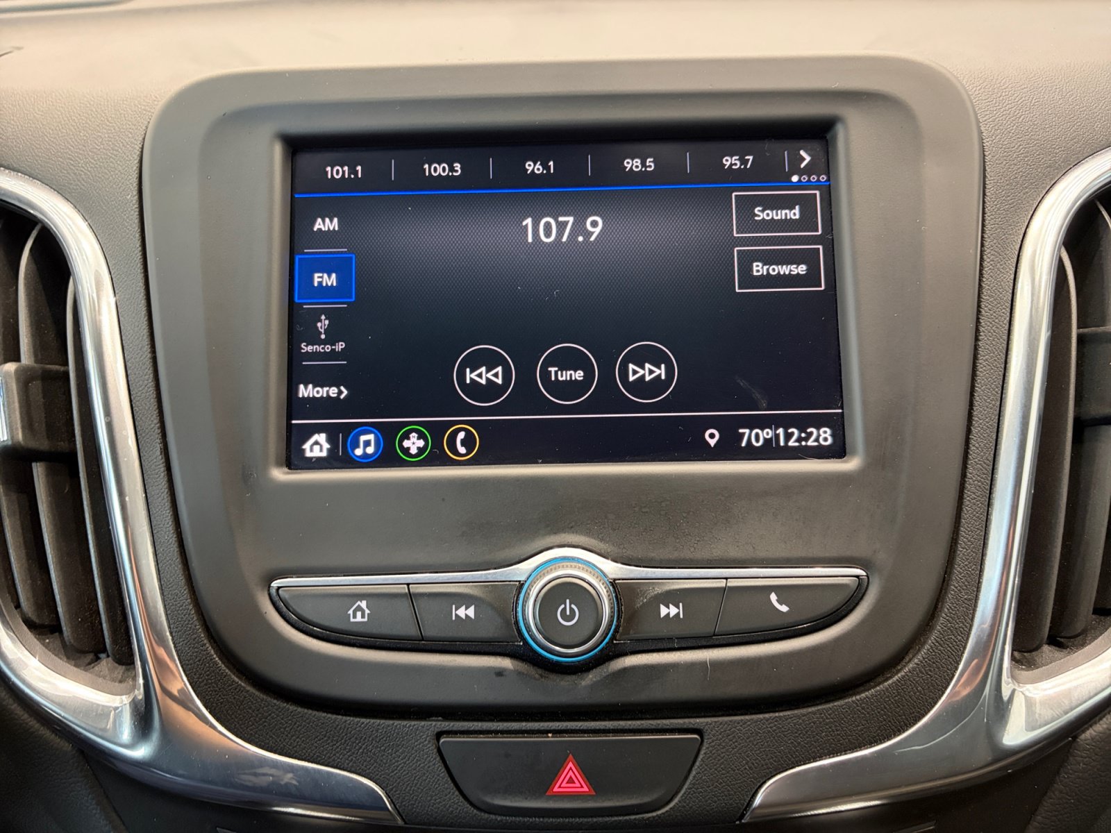 Used 2021 Chevrolet Equinox LT w/ Driver Convenience Package AWD/4WD image 23