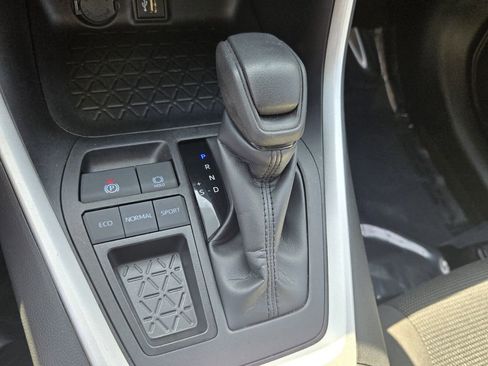 Used 2024 Toyota RAV4 LE image 18