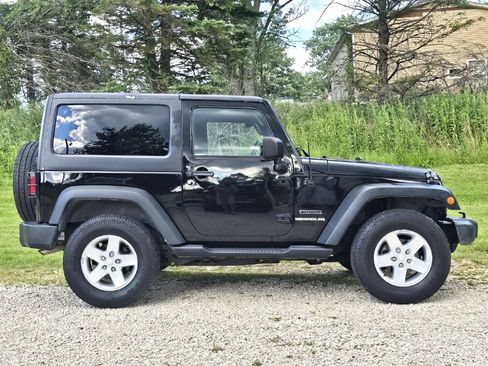 Used 2013 Jeep Wrangler Sport AWD/4WD image 8
