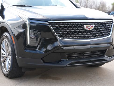 Certified 2025 Cadillac XT4 Premium Luxury image 28