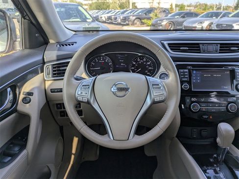 Used 2015 Nissan Rogue SL w/ SL Premium Package image 16