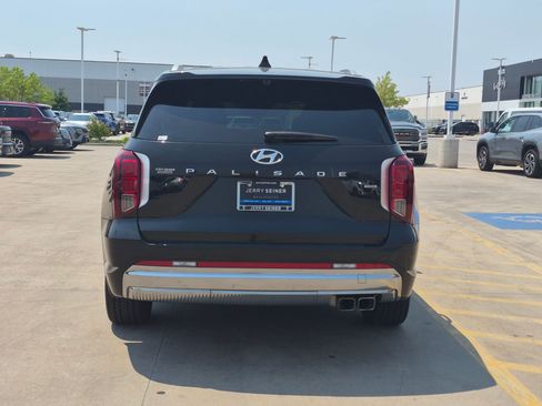 Used 2023 Hyundai Palisade Calligraphy AWD/4WD image 4