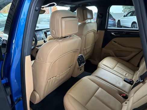 Used 2018 Porsche Macan Sport Edition image 25