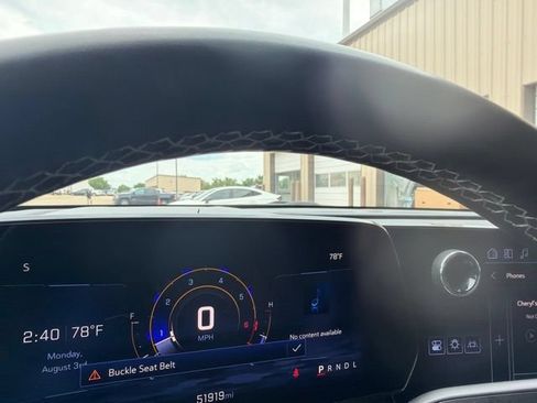 Used 2025 Chevrolet Traverse LT FWD image 11