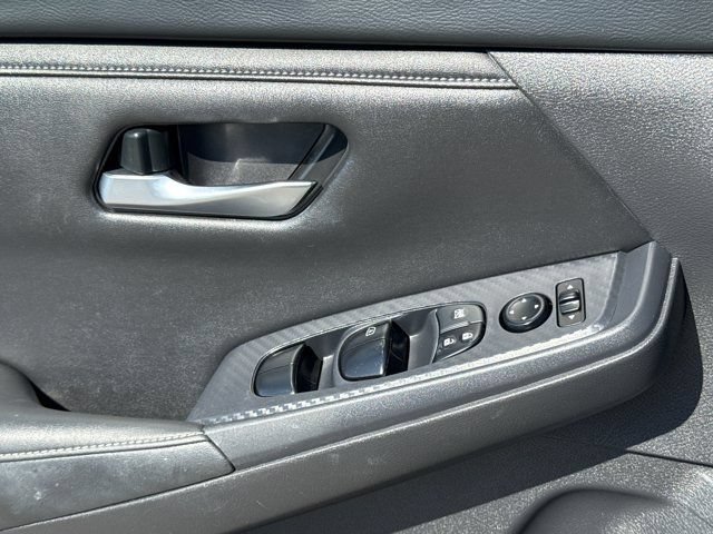Used 2024 Nissan Sentra SV FWD image 15