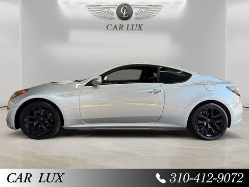 Used 2016 Hyundai Genesis 3.8 RWD image 2