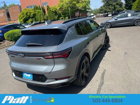 Used 2024 Chevrolet Equinox EV RS FWD image 11