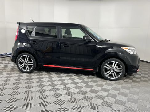 Used 2015 Kia Soul + image 7