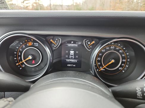 Used 2023 Jeep Wrangler Sport S image 25