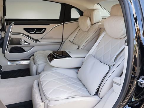 Used 2024 Mercedes-Benz Maybach S 680 4MATIC image 13