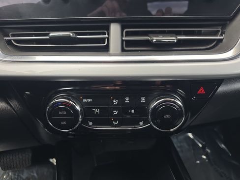 Certified 2024 Chevrolet Trax LT w/ Driver Confidence Package image 23