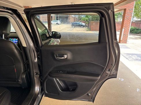 Used 2019 Jeep Compass Trailhawk AWD/4WD image 13
