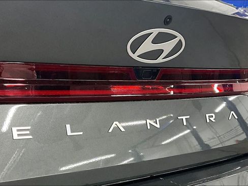 Used 2024 Hyundai Elantra Limited FWD image 31